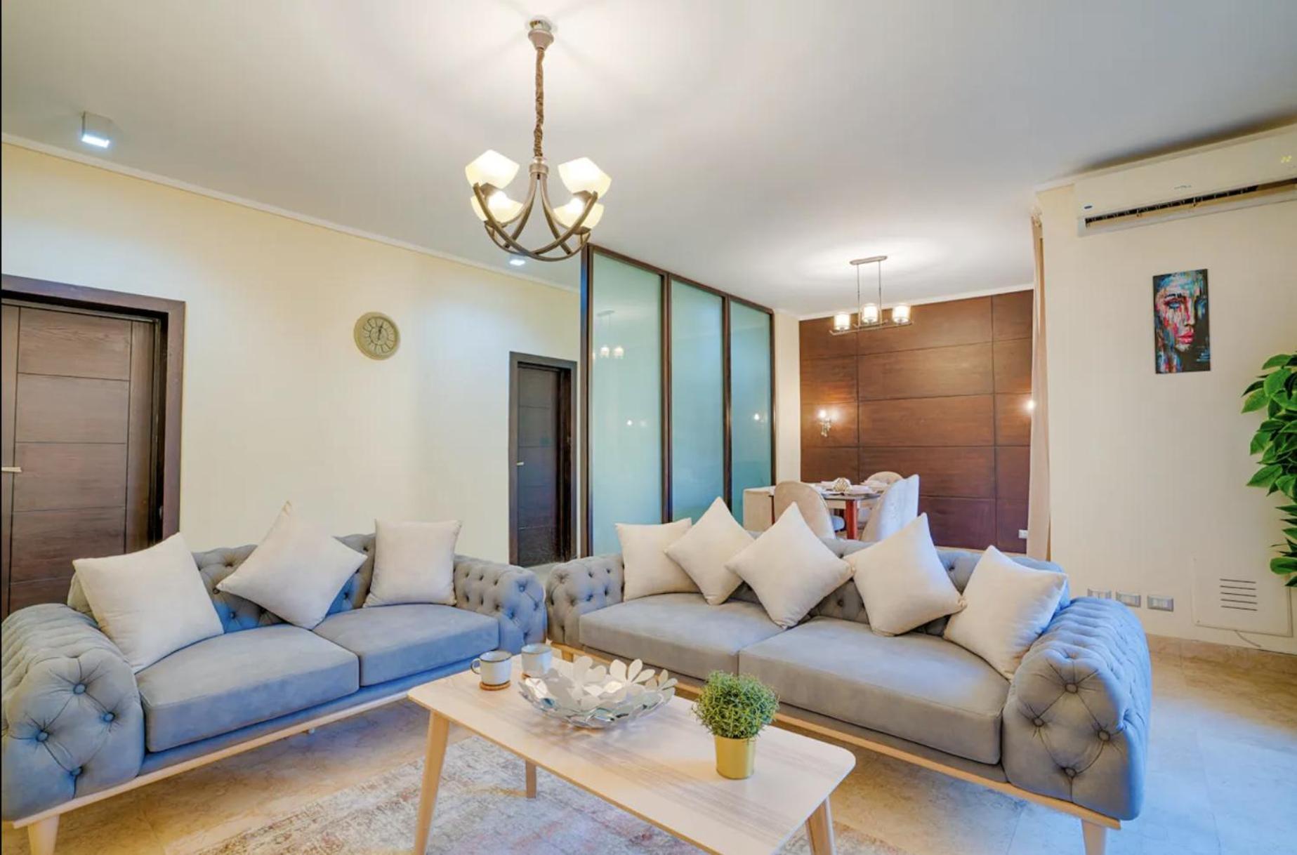 The Suites Near Auc By Elegant El El Cairo Exterior foto